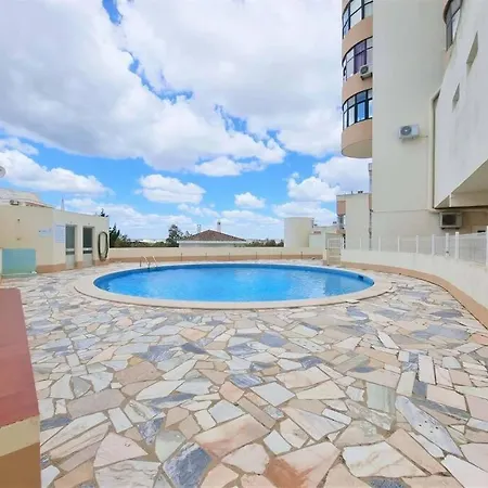 With Pool Near Praia Da Rocha アパート ポルティマン